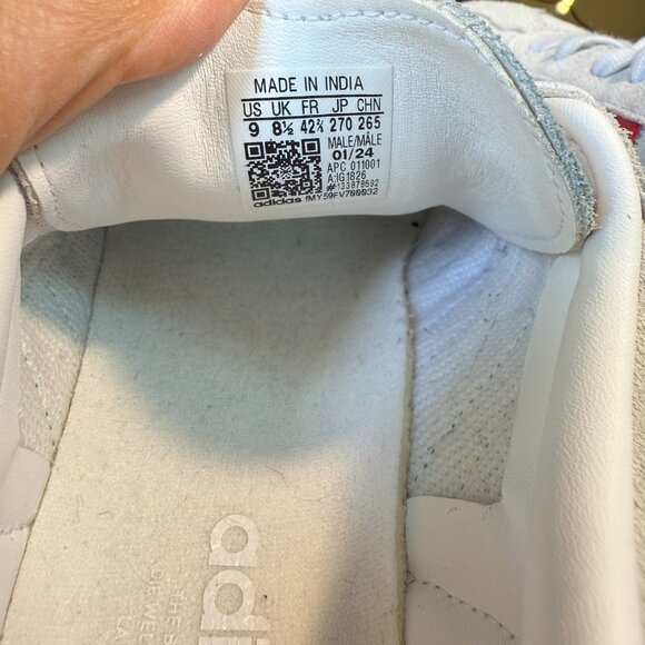 ADIDAS SAMBA WHITE SUEDE W/ RED AND GREEN STRIPES, SIZE 9 - Picture 7 of 8